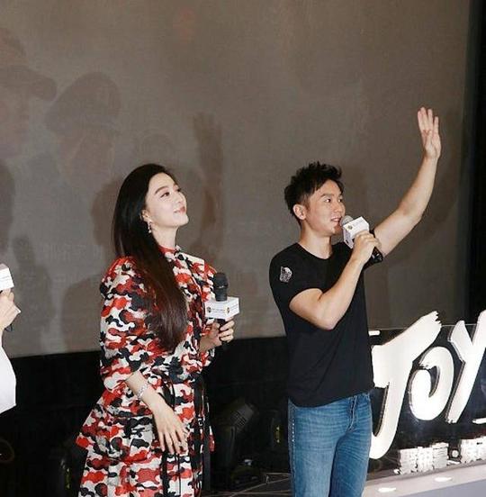 李晨与范冰冰路演满满的cp感再撒狗粮,真是夫妻同心其
