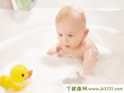 夏天宝宝感冒了可以频繁洗澡吗