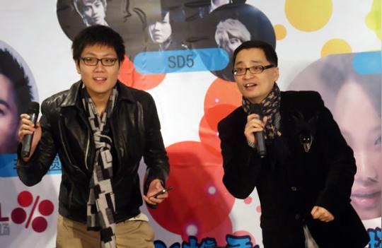 《娱乐正当时》主持人:杨越和唐甲与现场观众互动-2011loveradio