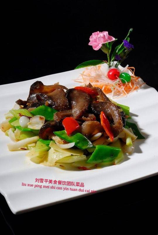 刘雪平美食餐饮团队菜品:讲解餐饮三分做生意七分靠做人