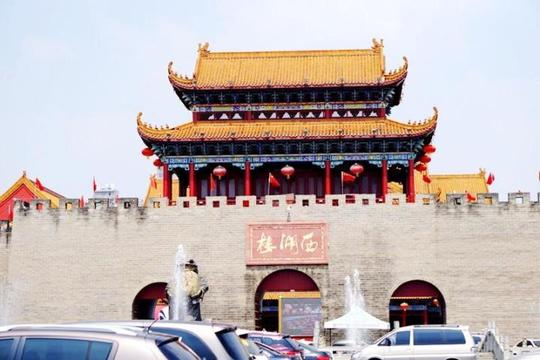 2003年初,西湖楼的创始人秦灵芝女士,携手她的创业伙伴于星城长沙市择