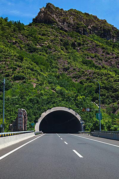 高速公路的隧道_图片大全—全景创意图库（quanjing.com）中国领先的正版图片视频素材网站
