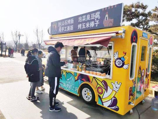 从1家店开到1条街，说说他和惠福莱小吃车的创业故事