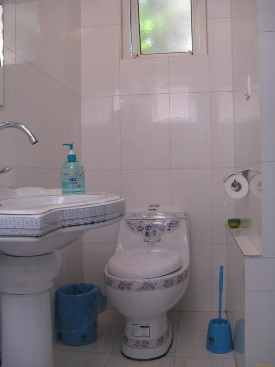 卫生间湿气注意瓷砖铺贴