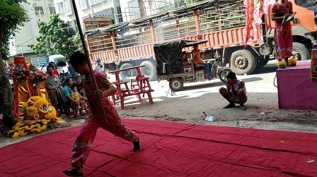 四门棍-湛江名园兴隆鹰雄龙狮团恭贺湛江市雷州市客路镇金河街(佛山嘉帝雅门业-客路店)2021年5月31号(四月廿十吉日)开业大吉生意兴隆富客盈门日进万金