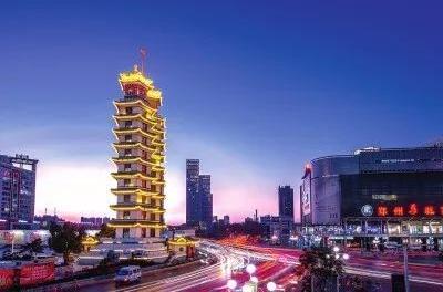 郑州标志性建筑——二七塔夜景流光溢彩