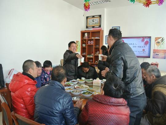长兴县雉城街道大西门社区残疾人庇护中心爱心年夜饭