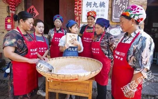 85后姑娘不顾父母反对，从杭州辞职回村创业!她创新的这道美食彻底火了