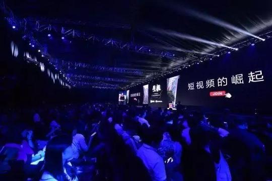 自媒体获取流量新"神器",手机3分钟制作短视频
