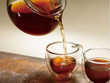 红酒兑蜂蜜水的作用与功效（红酒兑蜂蜜水的作用与功效）