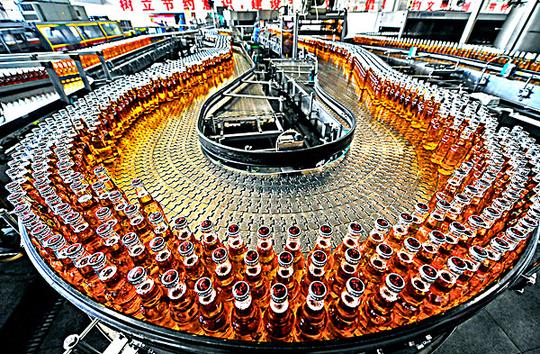 现代化啤酒生产线_图片大全—全景创意图库（quanjing.com）中国领先的正版图片视频素材网站