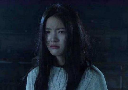 易遥:我中戏出身,章若楠:我网红出身,两人同演哭戏,差别大了