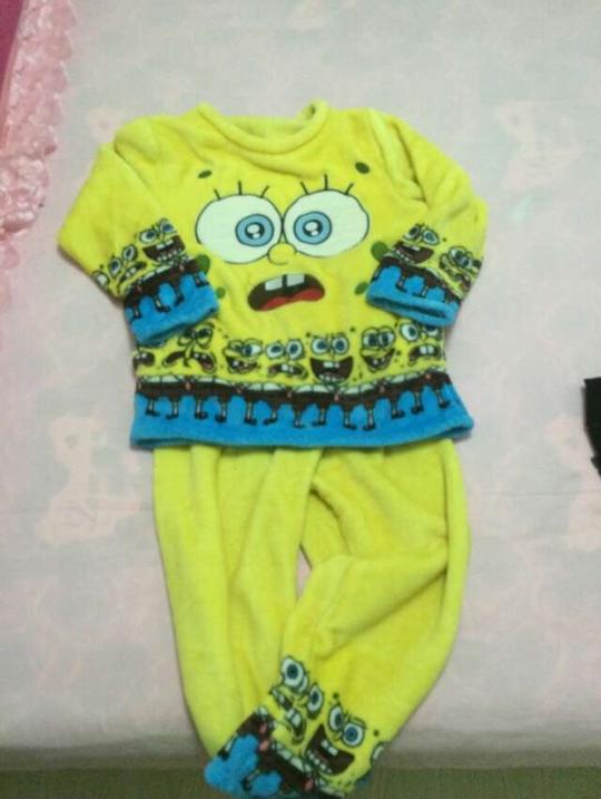 大号衣服,付运费送啦