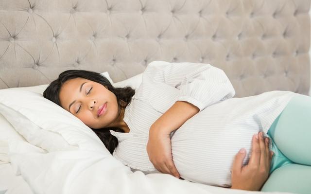 孕妇睡觉爱做梦是怎么回事啊