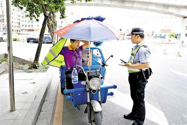 骑电动车带什么头盔好?