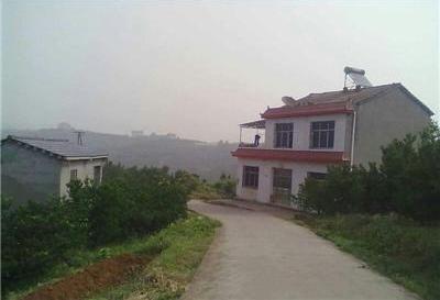 农村私房带田出售,一个正屋一个杂屋,还有13亩桔树