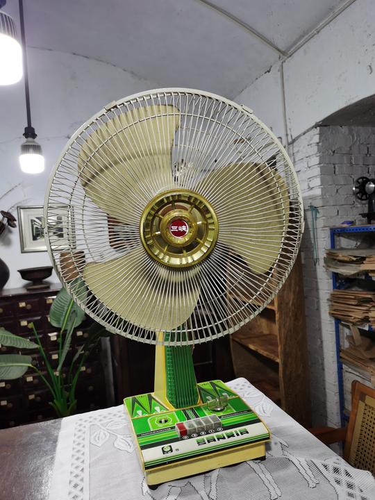80年代老物件三峡牌老电扇风扇民宿摄影工作室咖啡馆影视道具摆