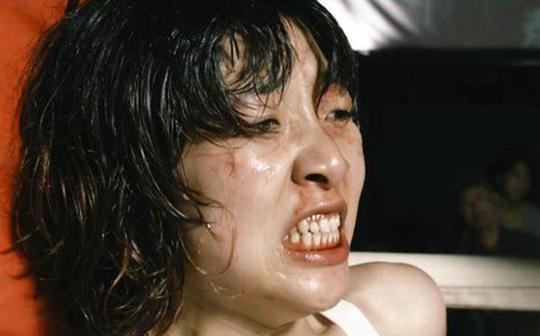 胖女孩啃老到了32岁，最后却因拳击逆袭人生，一部励志动作电影《百元之恋》