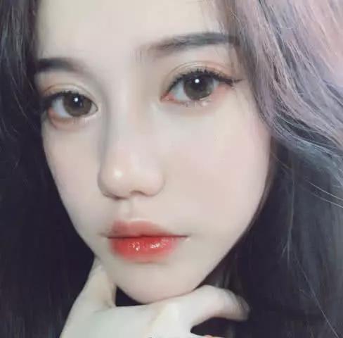 忘了给镜子中的自己美颜!又一抖音女神"见光死