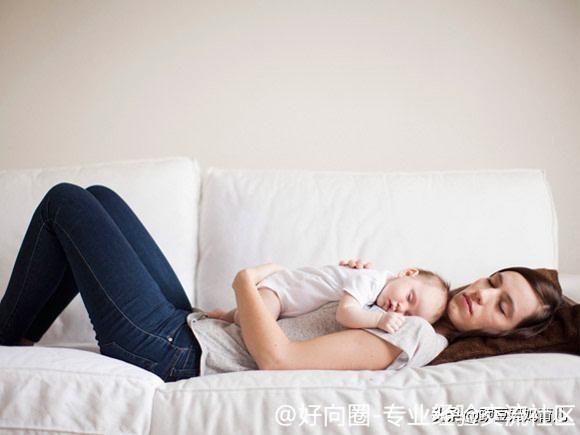 孕期怎么睡对胎儿好？3个阶段大不同