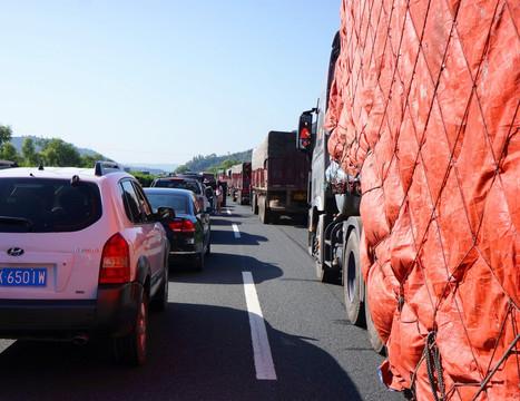 高速路堵车