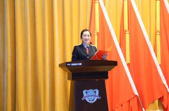 曹炳志院长号召全院教职员工,要发扬好以顽强拼搏的创业精神,爱岗敬
