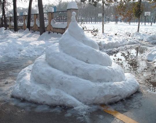 大学校园雪人这样堆才更有创意(一)