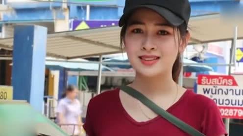 泰国卖彩票的小姐姐清纯靓丽吸引来不少顾客生意火爆瞬间走红