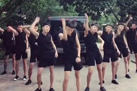 抖音社会摇歌曲叫什么_萧全社会摇mp3下载_