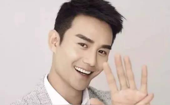 形容男生的眉毛的句子,形容男人眉眼好看的句子?-语录网