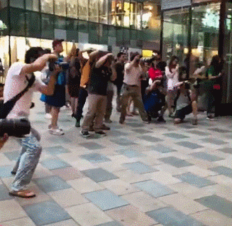 短视频爆红另一面:我从未见过如此做作的网红街拍<ahref='http://mcnjigou.com/?tags=3'>抖音</a><ahref='http://mcnjigou.com/'>mcn</a>第7