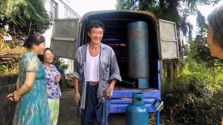 农村师傅上门罐煤气，质量好服务好还幽默，湖南方言你能听懂多少