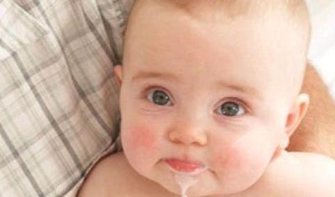 宝宝最近老是呛奶是怎么回事