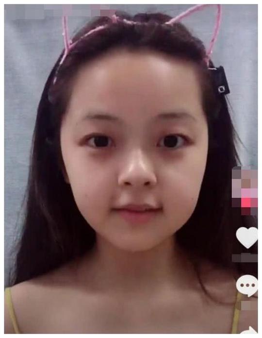 最美抖音“婴儿肥女神”走红，当关掉滤镜后，网友:情敌们拔刀吧