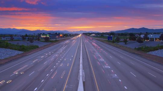 4k公路快速车流延时_3840x2160_高清视频素材下载(:96