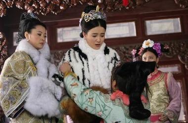 说恭亲王朋比为奸,谋为不轨,阳奉阴违,把持朝政,着即革职!