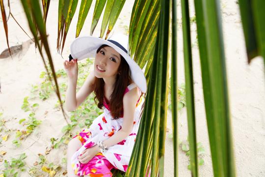 戴帽子的女明星图片素材-名人明星-人物图库-