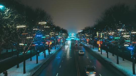 绝美城市雪景夜景_3840x2160_高清视频素材下载(编号