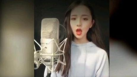 抖音唱起风了的小姐姐id是多少叫什么52pk下载站