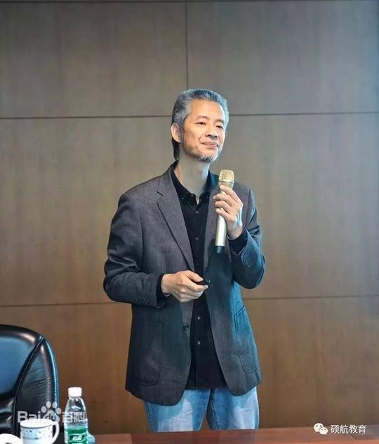 教育正文能被那么多学生喜欢,陆建平认为自己是沾了学科的光.