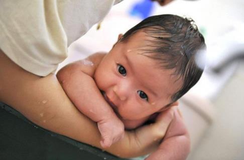 给宝宝洗澡你真的会吗