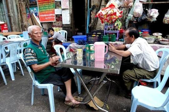 缅甸旅游还能遇上麻辣烫，生意火爆一问才知是华人!-后花园网文-旅游新闻