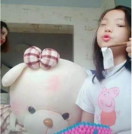 抖音洗澡门事件刚平息，又来了个“换衣门”，网友:想火想疯了!