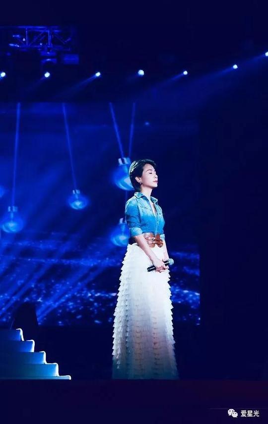 抖音神曲《浪子回头》女版更具异域风情周六晚央视星光大道播出