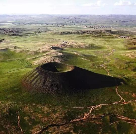 内蒙古有一片另类火山群,堪称火山家族中的"奇葩"!