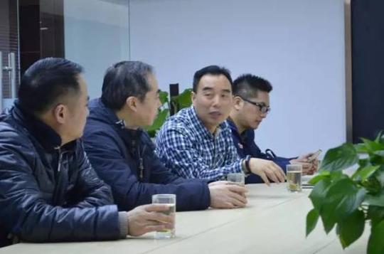 欢迎民盟成都市委会副主委梅健,民盟成都企业家联谊会