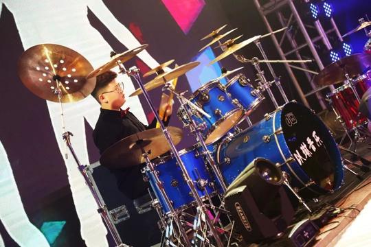 新密这群孩子好嗨哟!以琳音乐2019新年音乐会隆重举行