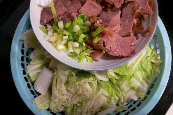 白菜烧牛肉的家常做法？