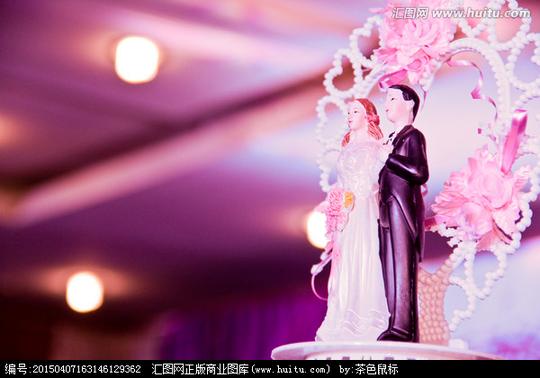 婚礼现场新郎新娘娃娃素材