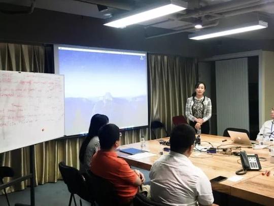 万达集团总裁助理兼信息中心常务副总冯中茜致辞